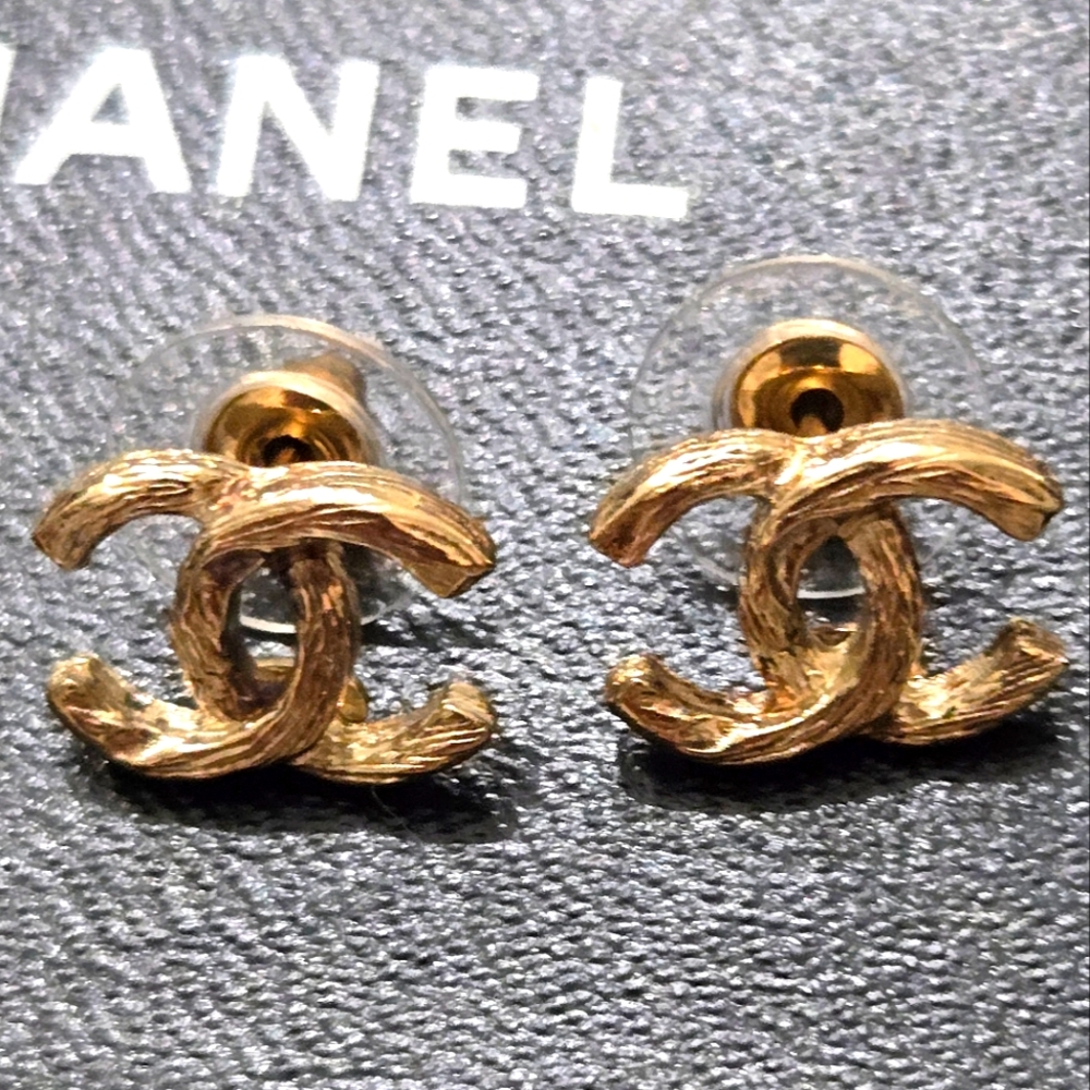 #46 - Chanel Earrings CHANEL CC Gold 10P